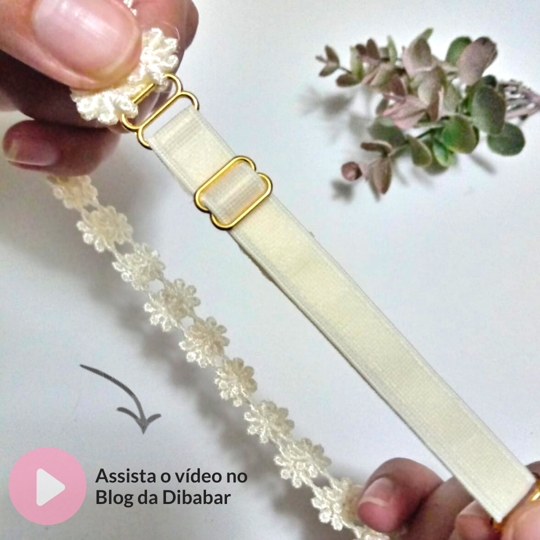 Veja o vídeo do Blog da Dibabar que explica como funciona o ajuste da tiara para batizado da Dibabar